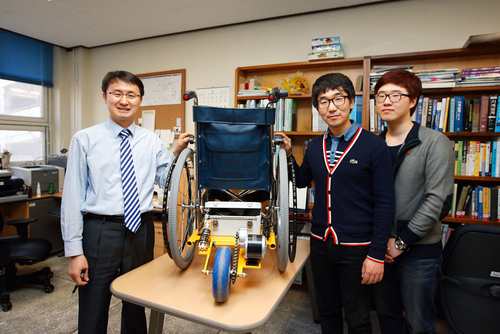 Keimyung University Develops Detachable Electric Wheelchair